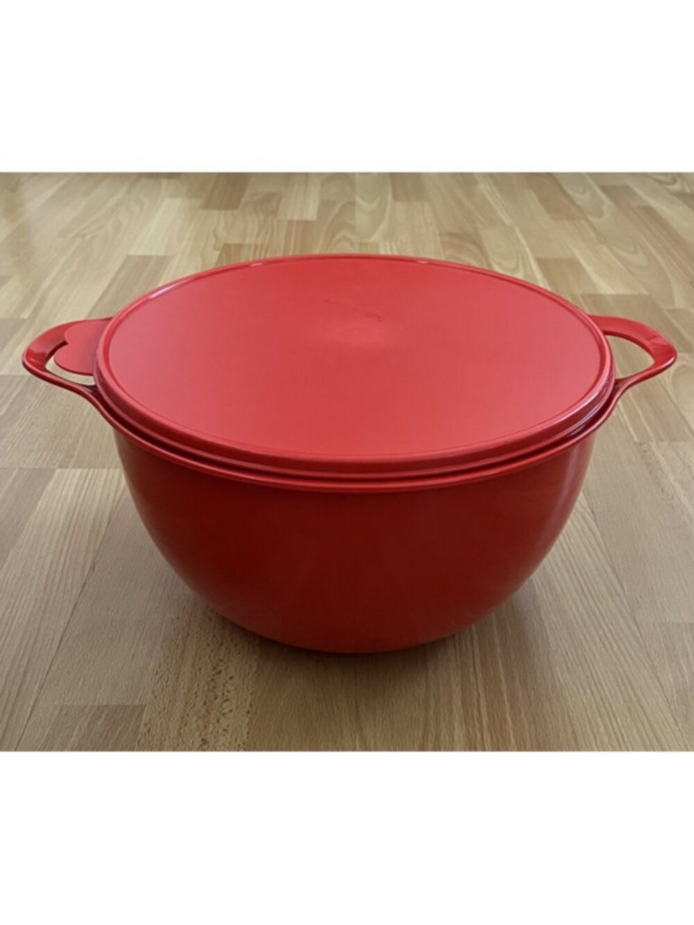 Tupperware 42 Cup Thatsa Mega Bowl in Black with Green Seal New